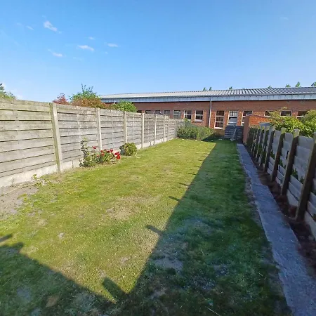 Semesterbostad Toffe Woning Dichtbij Zee, Bos En *